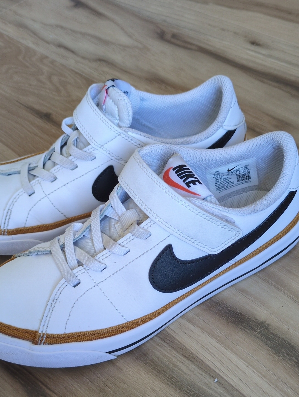Nike Kids White Velcro Sneakers | Size 2.5Y | Boys